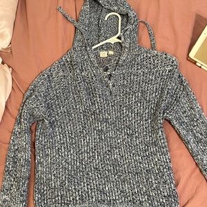 Gap sweater
